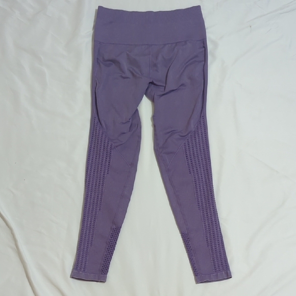 Fabletics Sync Seamless High-Waisted 7/8 Leggings, Color Washed Violetta Size S - Picture 11 of 15